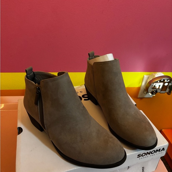 Sonoma Tan Ankle Boots - Picture 2 of 5